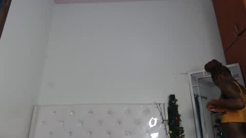 Snapshot of africanpetitequeen chatting on 11, 2, 2025 CIARA online show from 11, 2, 2025