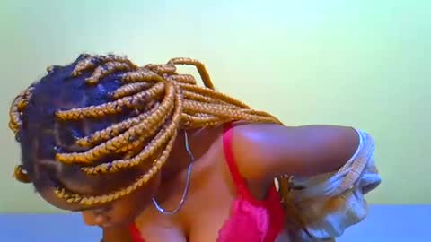 Snapshot of afrikana005 chatting on 19, 12, 2025 afrikana005 online show from 19, 12, 2025