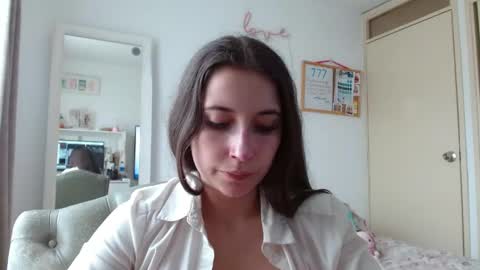 afrodithaa_ online show from 4, 5, 2026