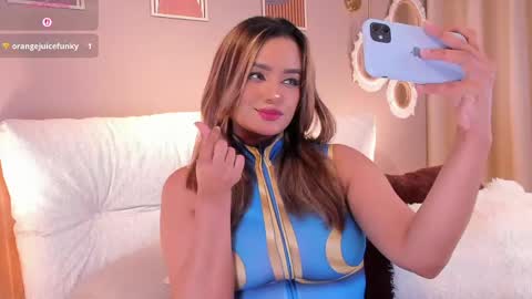 Snapshot of agata_laurent_ chatting on 5, 5, 2026 Agata Lauret online show from 5, 5, 2026