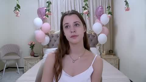 Agata Aisitt online show from 4, 3, 2025