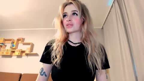 Snapshot of agatahowak chatting on 27, 5, 2026 Arina online show from 27, 5, 2026