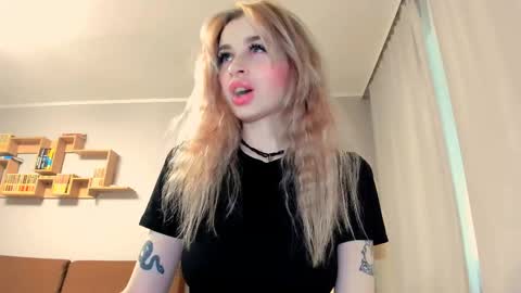 Snapshot of agatahowak chatting on 4, 6, 2026 Arina online show from 4, 6, 2026