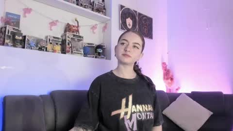 Snapshot of agathaa_ks_ chatting on 18, 5, 2026 Camila 2 online show from 18, 5, 2026