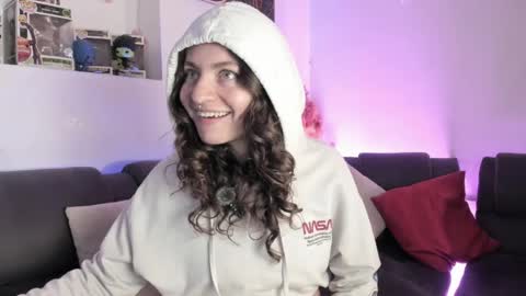 Snapshot of agathaa_ks_ chatting on 19, 5, 2026 Camila 2 online show from 19, 5, 2026