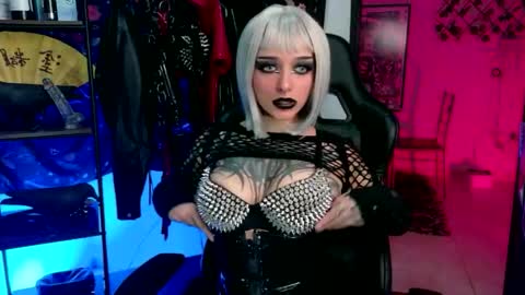 Agatha Fox online show from 16, 5, 2026