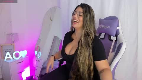 Agatha Owens online show from 2, 10, 2025