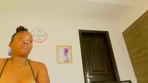 Snapshot of agatharusso chatting on 8, 9, 2025 Agathaa online show from 8, 9, 2025