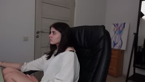 Agelina Lilly Laura online show from 29, 12, 2024