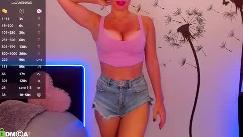 Snapshot of agent_polly chatting on 12, 9, 2025 Polly online show from 12, 9, 2025