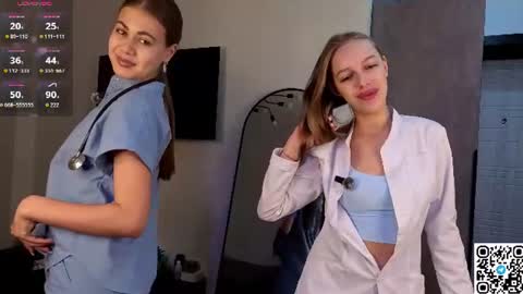 Monica and Bella online show from 30, 6, 2026