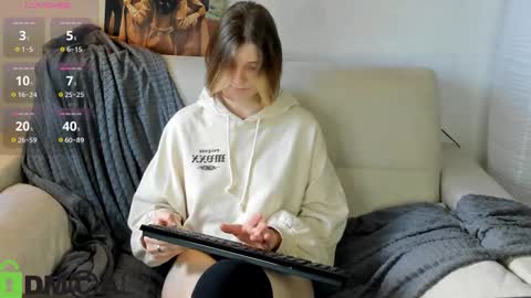 Snapshot of agnes_passero chatting on 18, 9, 2025 Agnes online show from 18, 9, 2025