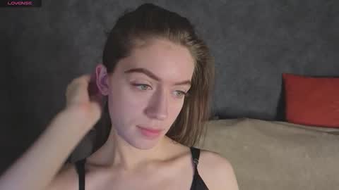 Snapshot of agnes_wells chatting on 22, 12, 2025 agnes wells online show from 22, 12, 2025