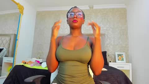 Snapshot of agnesbailey chatting on 5, 3, 2025 Agnes Bailey online show from 5, 3, 2025