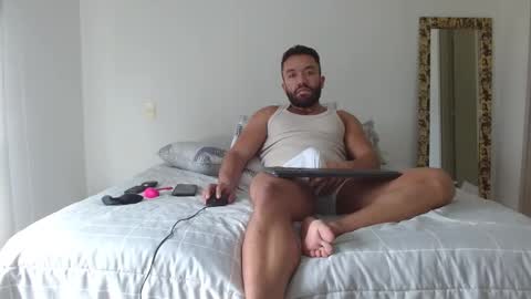 Snapshot of agustinsr chatting on 28, 10, 2025 agustinsr online show from 28, 10, 2025