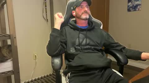 Snapshot of ah_shucks_ chatting on 1, 4, 2026 AhShucks online show from 1, 4, 2026