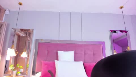 Snapshot of ahincale chatting on 8, 2, 2025 AHINOA online show from 8, 2, 2025