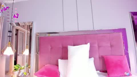 Snapshot of ahincale chatting on 19, 2, 2025 AHINOA online show from 19, 2, 2025