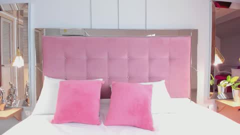 Snapshot of ahincale chatting on 5, 1, 2026 AHINOA online show from 5, 1, 2026