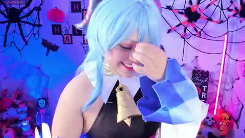 Snapshot of ahri_elderwood chatting on 31, 10, 2025 Ahri help me get to 100  online show from 31, 10, 2025