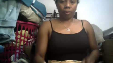 Snapshot of aicha_boobs chatting on 29, 5, 2026 Aicha boobs online show from 29, 5, 2026