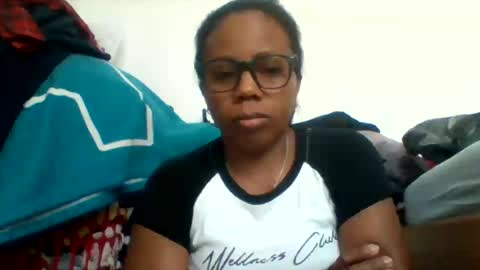 Aicha boobs online show from 17, 6, 2026