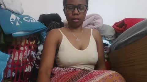 Aicha boobs online show from 29, 7, 2026