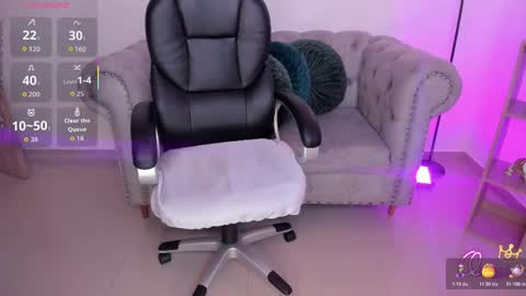 AIDA ADAMS online show from 7, 3, 2026