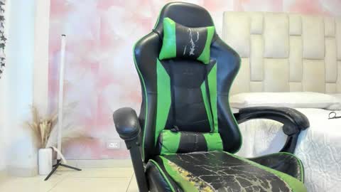 Snapshot of aida_rose chatting on 14, 2, 2026 karoline online show from 14, 2, 2026