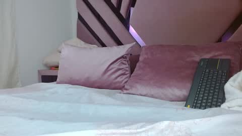 Snapshot of aiilynsmiith chatting on 23, 10, 2025 aiilynsmiith online show from 23, 10, 2025