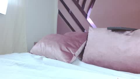 aiilynsmiith online show from 10, 11, 2025