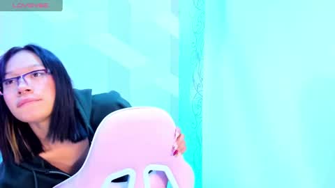 AikoLee online show from 7, 2, 2025