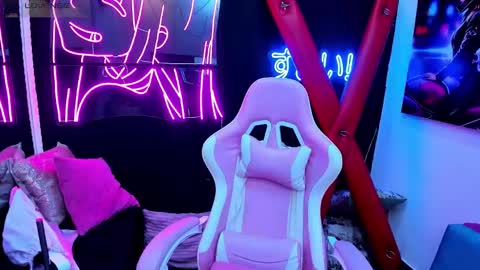 AikoLee online show from 9, 3, 2025