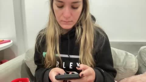 Aile online show from 4, 1, 2025