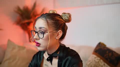  Aileen  online show from 21, 12, 2025