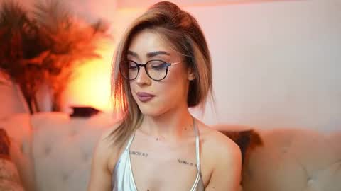 Snapshot of aileenaxa chatting on 4, 7, 2026 Aileen online show from 4, 7, 2026