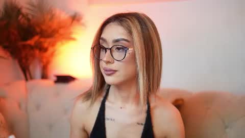 Snapshot of aileenaxa chatting on 7, 7, 2026 Aileen online show from 7, 7, 2026