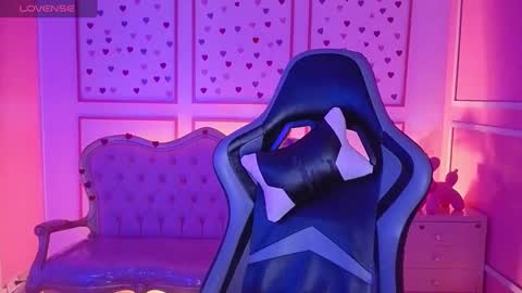 Snapshot of ailen_t_ chatting on 4, 10, 2025 ailen online show from 4, 10, 2025