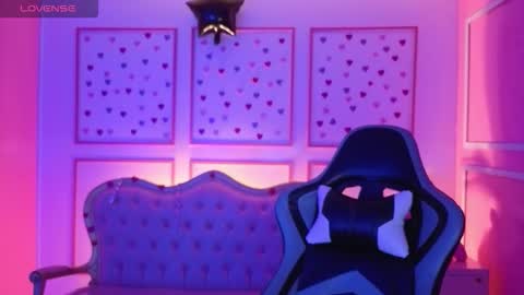 Snapshot of ailen_t_ chatting on 18, 10, 2025 ailen online show from 18, 10, 2025