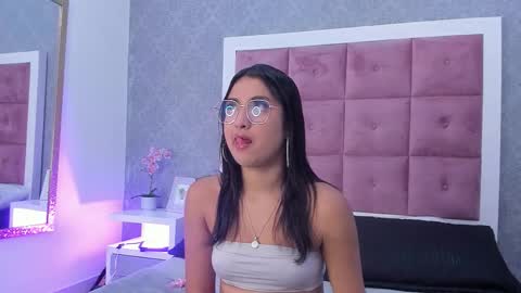 Snapshot of ailenaranda chatting on 28, 10, 2025 Ailen online show from 28, 10, 2025