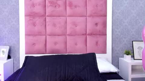 Snapshot of ailenaranda chatting on 8, 11, 2025 Ailen online show from 8, 11, 2025