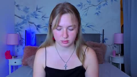 Snapshot of ailissa__fox chatting on 9, 11, 2025 Alisa online show from 9, 11, 2025