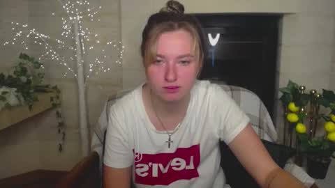 Snapshot of ailissa__fox chatting on 12, 11, 2025 Alisa online show from 12, 11, 2025