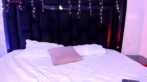 Snapshot of ailynblaze_ chatting on 6, 3, 2026 Ailyn Blaze online show from 6, 3, 2026