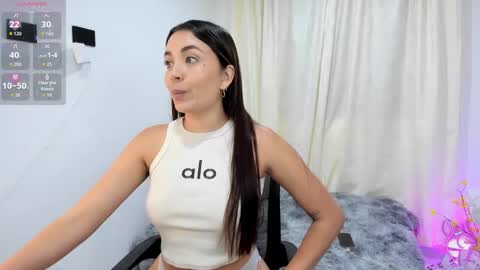 Snapshot of aisha_es chatting on 5, 11, 2025 Aisha online show from 5, 11, 2025