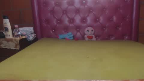 aisha koswell3 online show from 10, 3, 2025