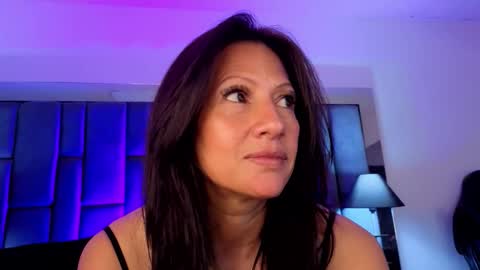 Snapshot of aisha_nowak chatting on 4, 11, 2025 Aisha online show from 4, 11, 2025