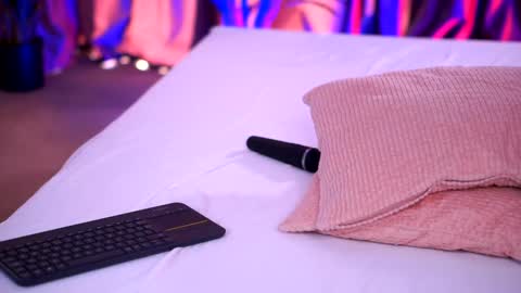 Lora online show from 6, 1, 2025