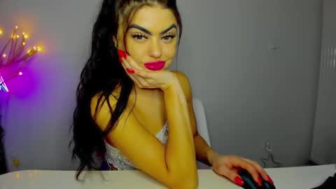 Snapshot of aishahottie chatting on 6, 2, 2025 aishamissx online show from 6, 2, 2025