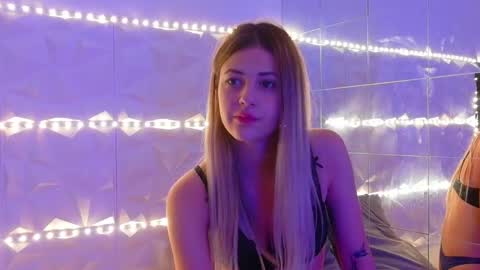 Aisha online show from 10, 10, 2025